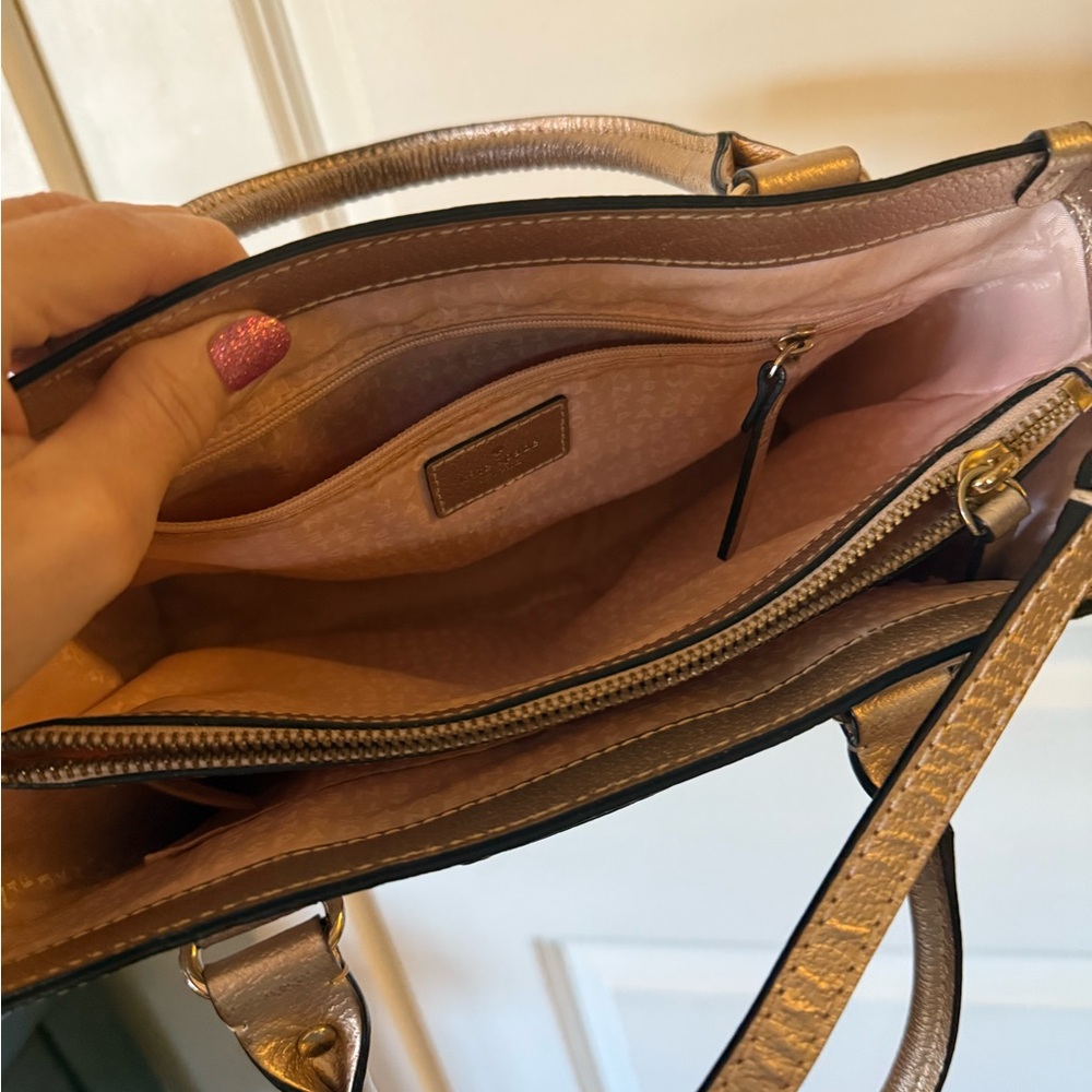 Metallic Shoulder Bag - Picture 7 of 9